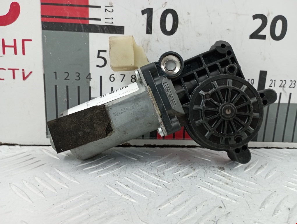 Моторчик (двигатель) стеклоподъемника VOLVO V70 II 2000-2007