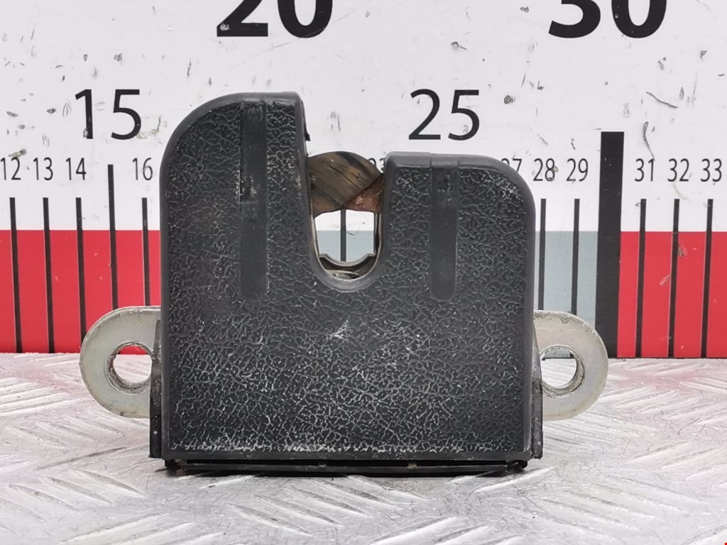 Замок багажника (крышки двери) VOLKSWAGEN Touran 2003-2010