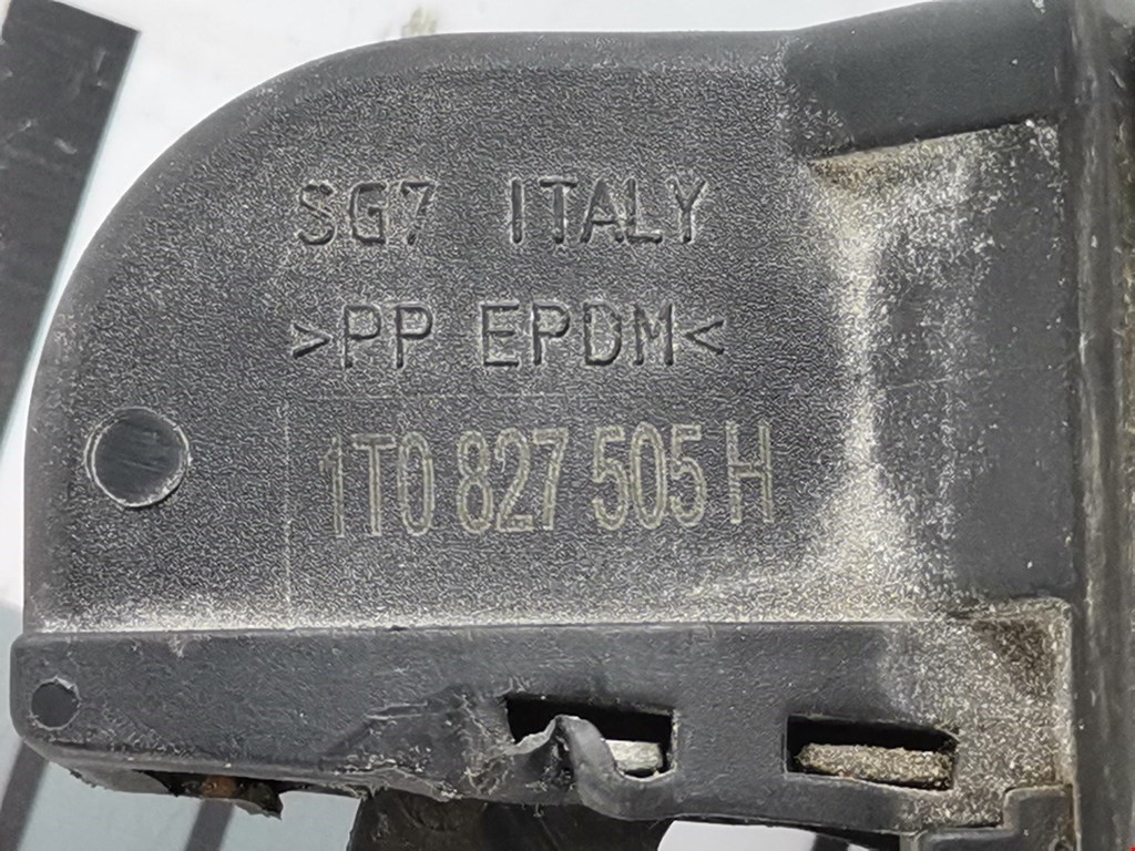 Замок багажника (крышки двери) VOLKSWAGEN Touran 2003-2010