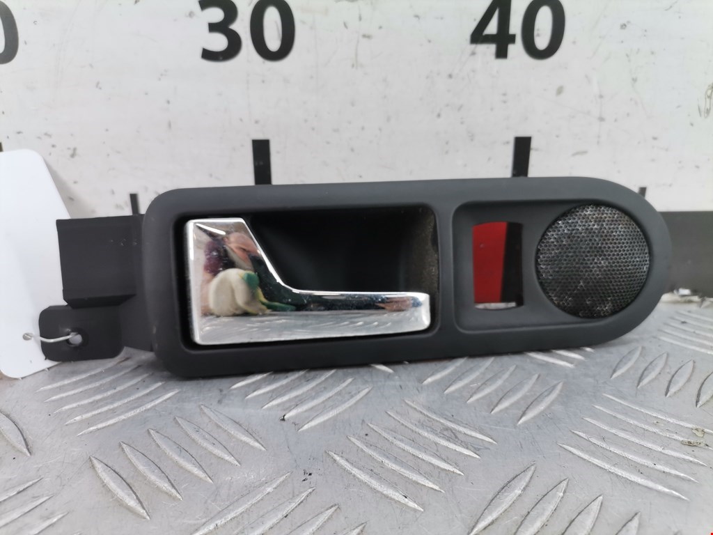 Ручка дверная задняя внутренняя левая VOLKSWAGEN Passat B5 1997-2005