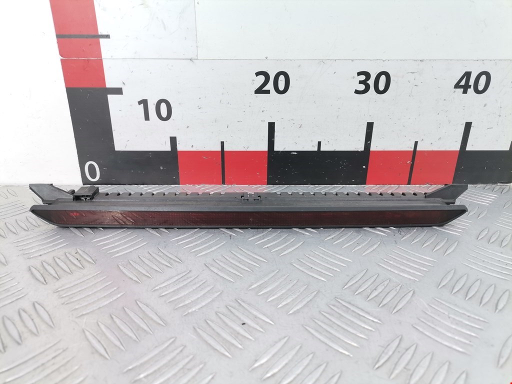 Фонарь дополнительный тормозной (стоп-сигнал) Volkswagen Passat 5 GP (2000-2005)