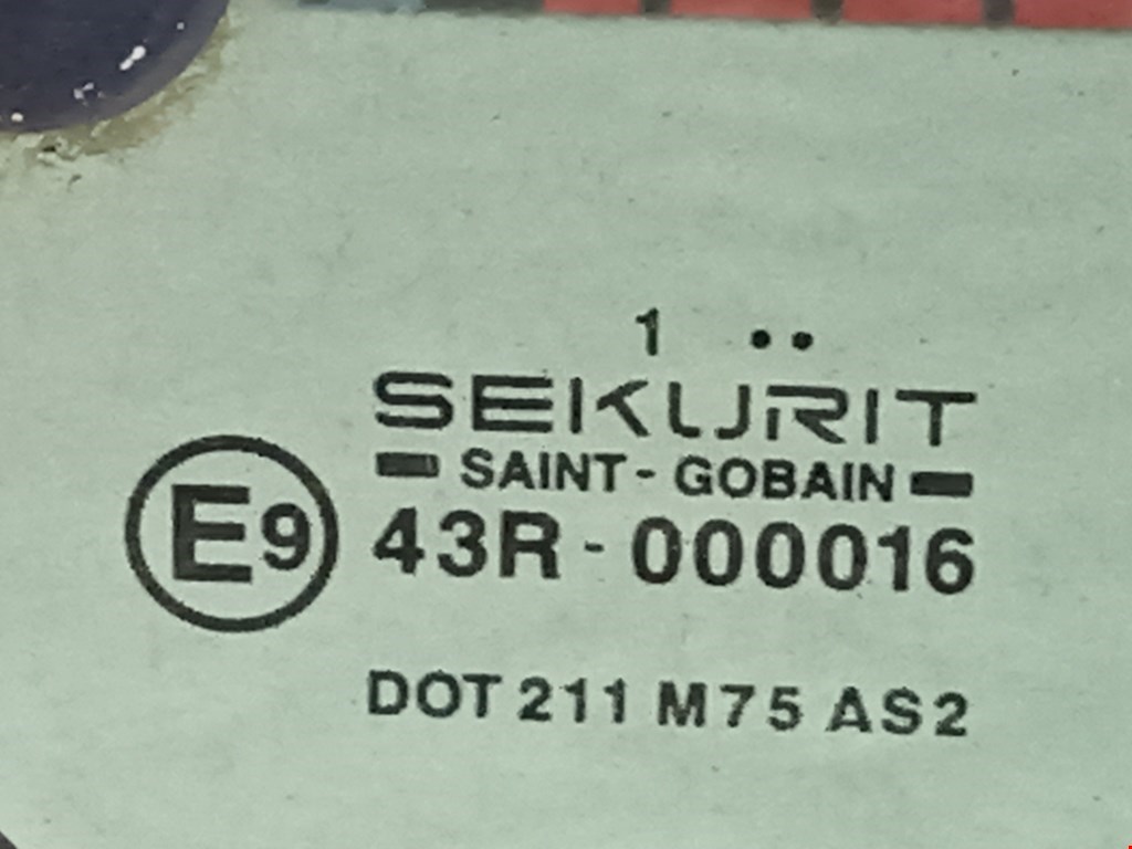 Стекло кузовное глухое левое CITROEN Berlingo 1996-2012