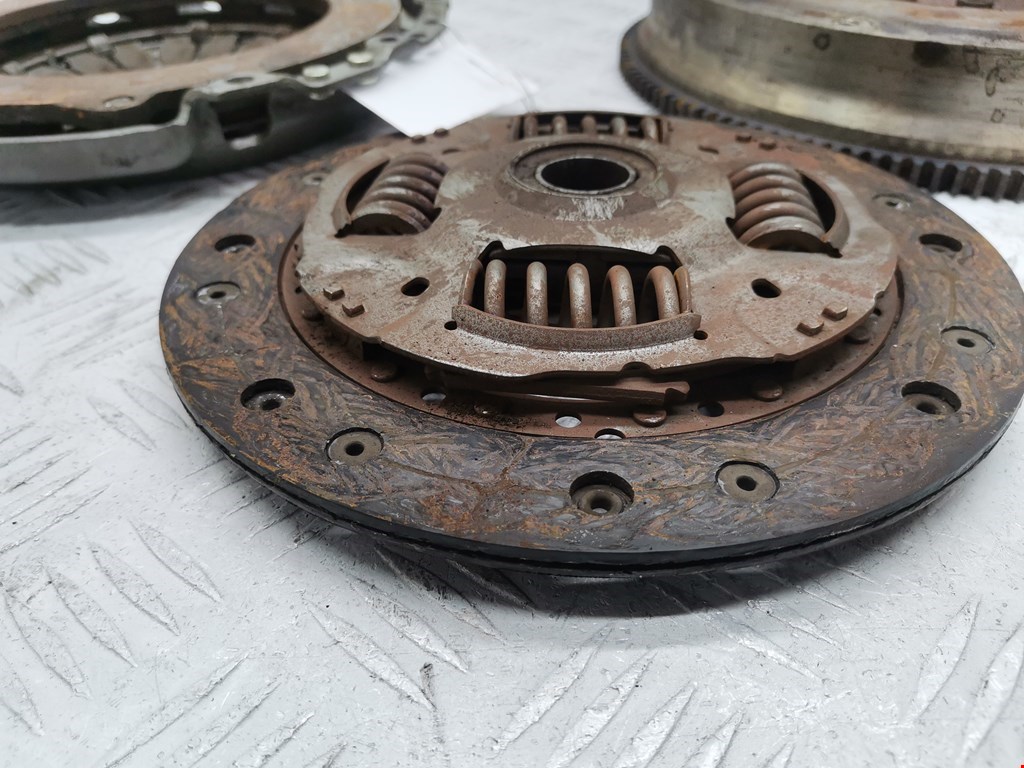 Маховик (демпфер сцепления) MAZDA Mazda 2 DY 2003-2007