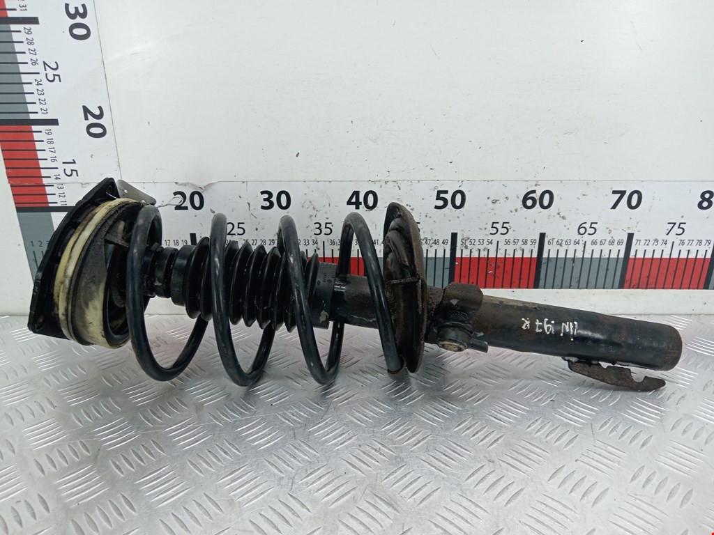 Стойка амортизатора переднего правого Renault Megane 2 (2002-2009)