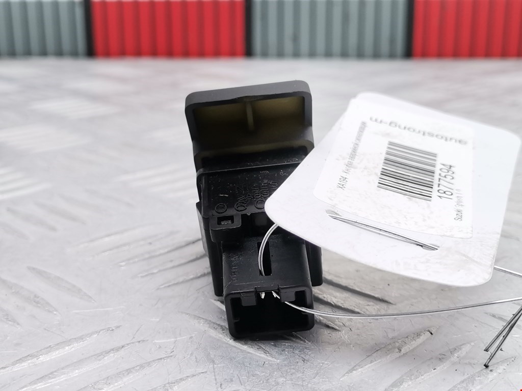 Кнопка аварийной сигнализации (аварийки) SUZUKI Splash 2008-2015