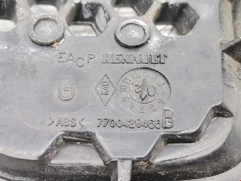 Решетка радиатора RENAULT Scenic I 1996-2003