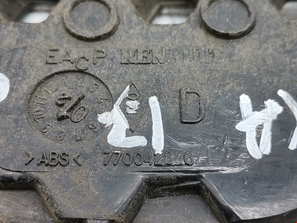 Решетка радиатора RENAULT Scenic I 1996-2003