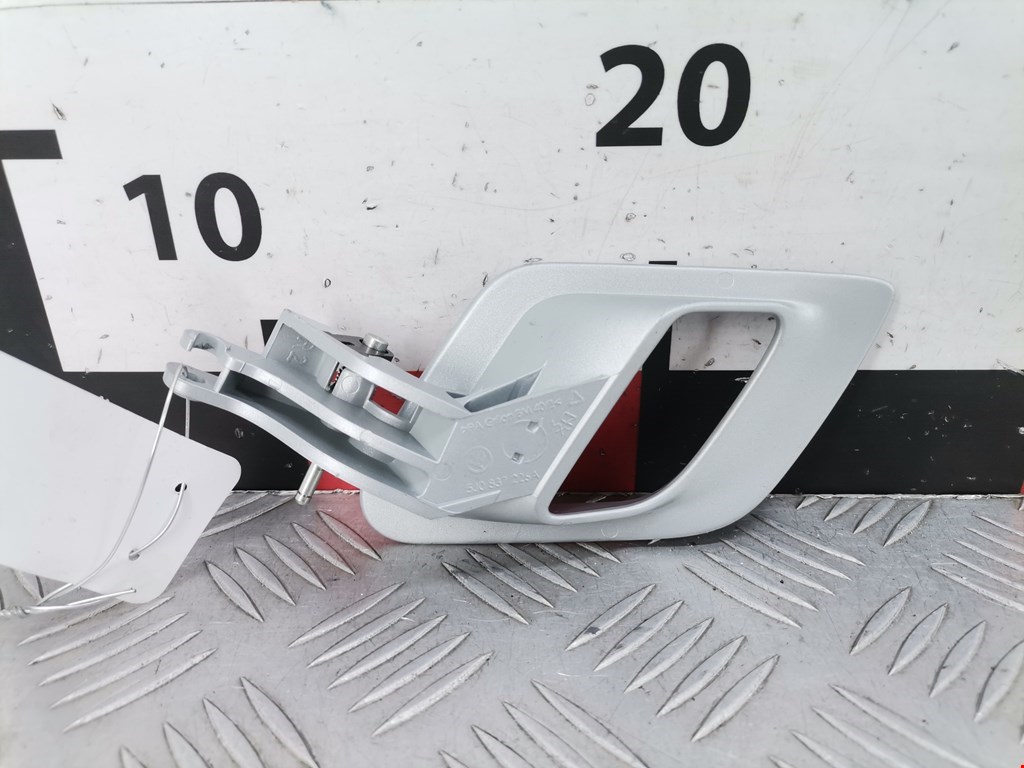 Ручка дверная задняя внутренняя правая SKODA Fabia MK2 5J 2007-2014