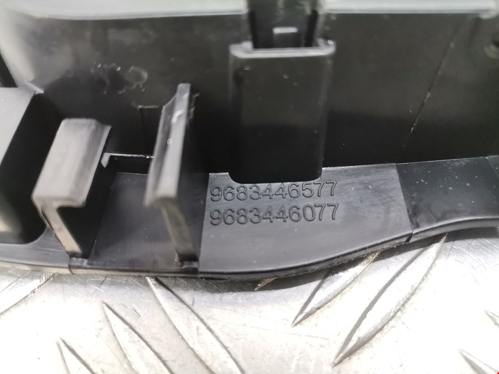 Ручка дверная передняя внутренняя правая PEUGEOT Partner 2008-2018