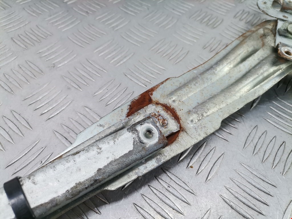 Стеклоподъемник передний правый MITSUBISHI L200 K6,K7 1996-2006