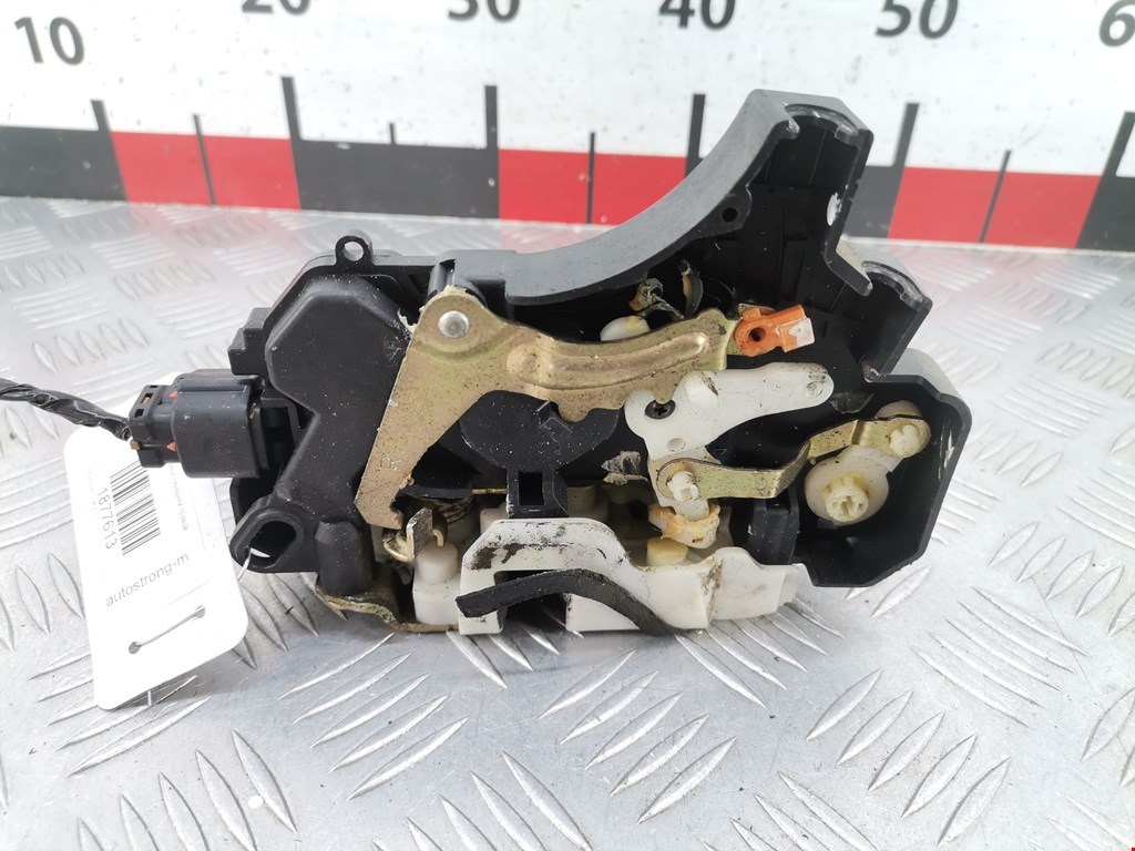 Замок двери передней правой MITSUBISHI Colt Z3 2003-2012