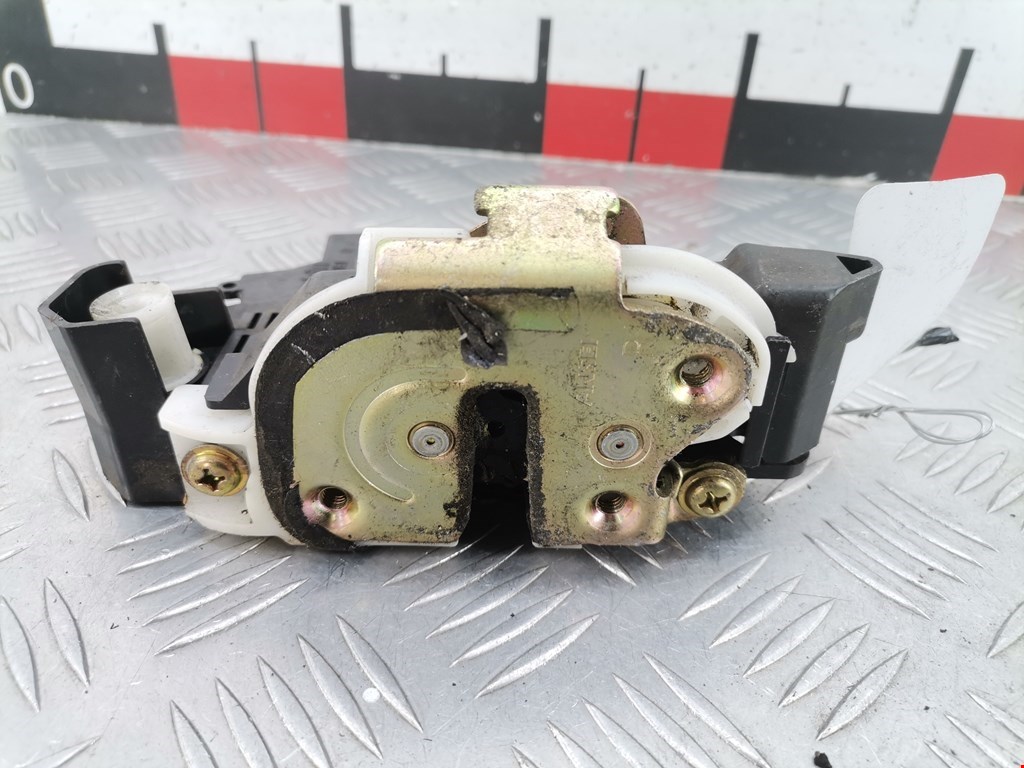 Замок двери передней правой MITSUBISHI Colt Z3 2003-2012