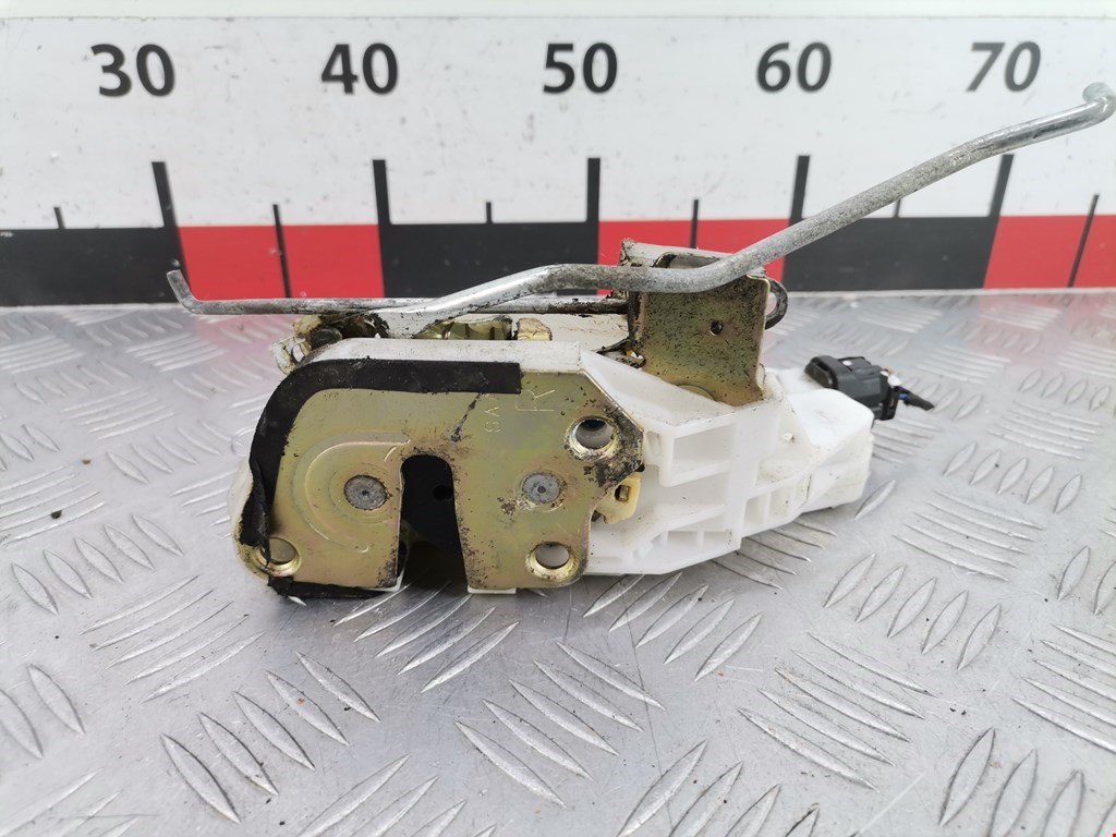 Замок двери передней правой MITSUBISHI L200 K6,K7 1996-2006