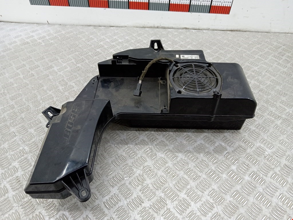 Сабвуфер AUDI A4 B5 1995-2001