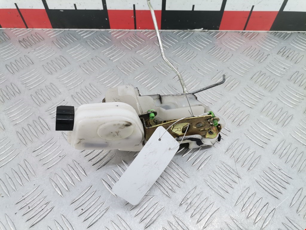 Замок двери передней правой MITSUBISHI Pajero Sport 1998-2008