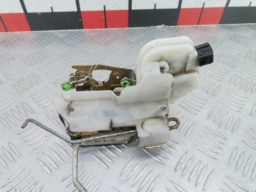 Замок двери передней правой MITSUBISHI Pajero Sport 1998-2008