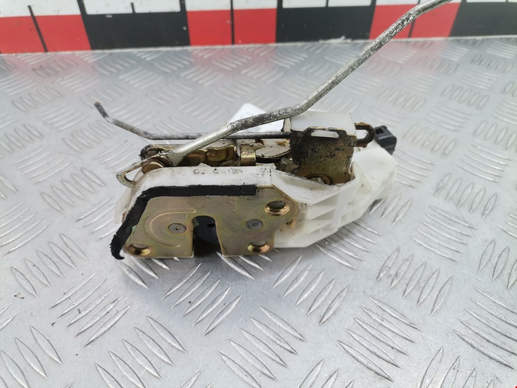 Замок двери передней правой MITSUBISHI Pajero Sport 1998-2008