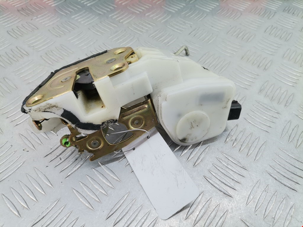 Замок двери передней правой MITSUBISHI Pajero Sport 1998-2008