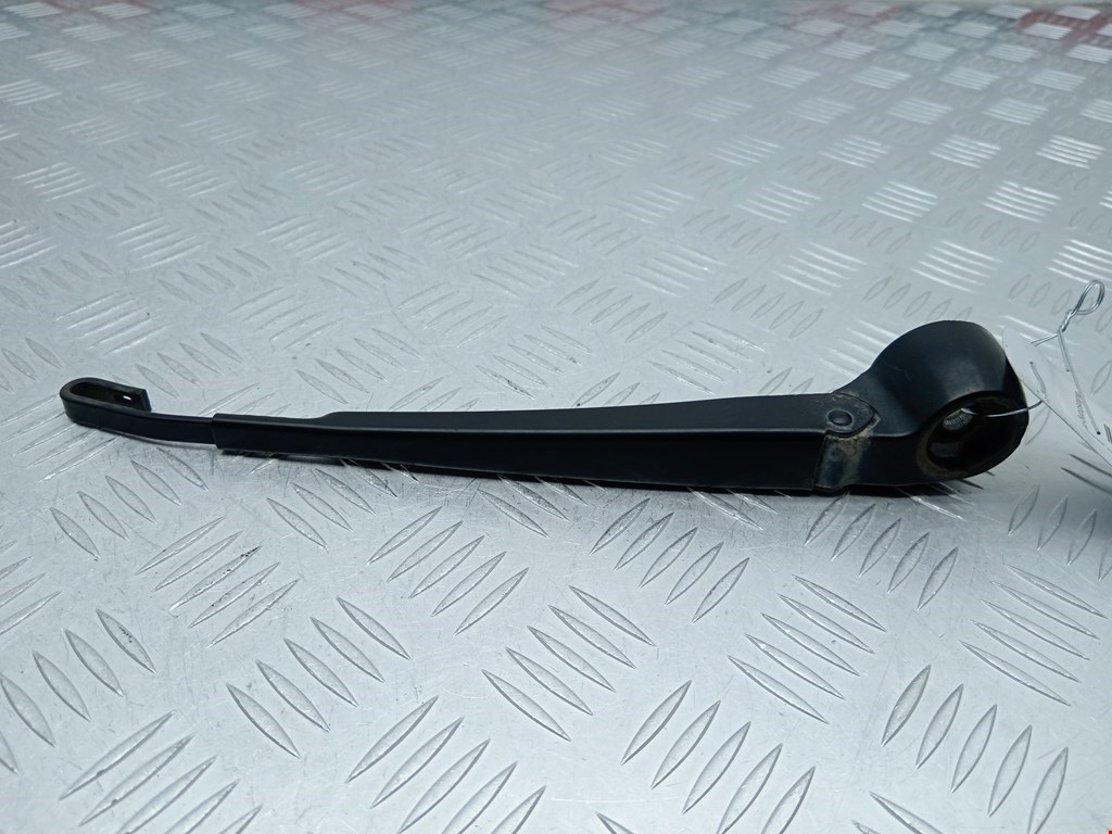 Поводок дворника задний (заднего) AUDI A4 B5 1995-2001