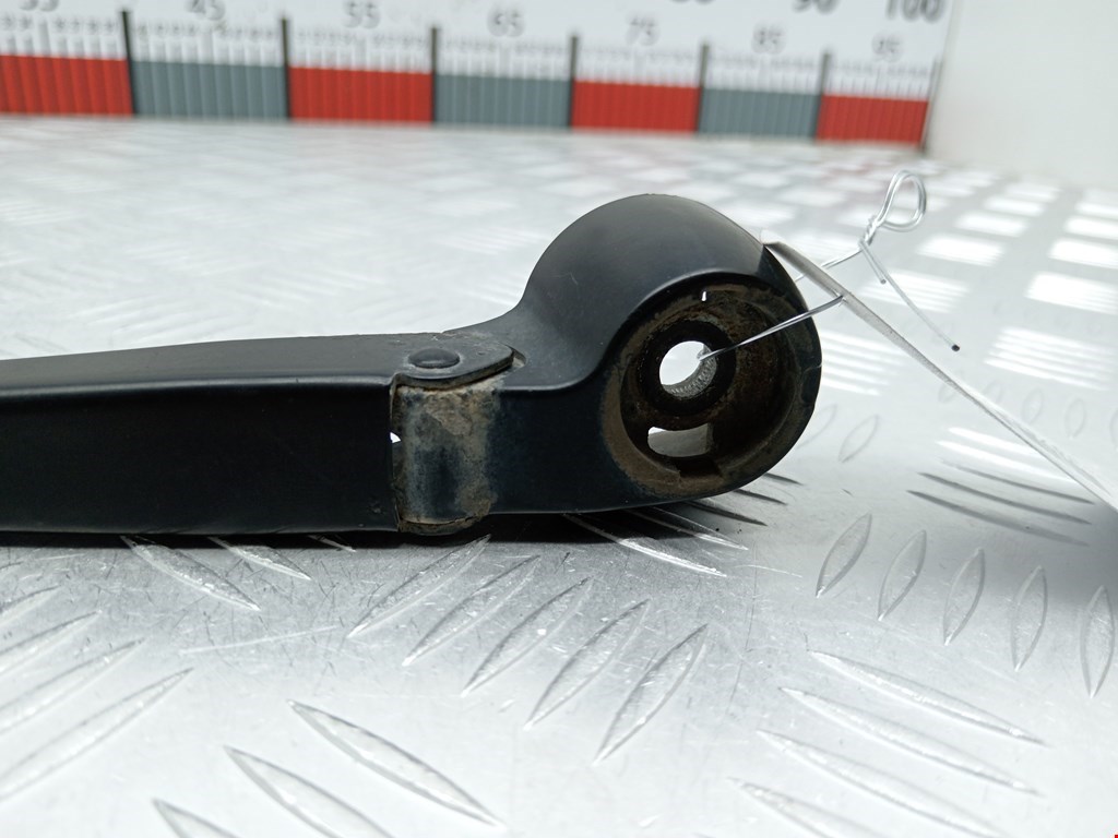 Поводок дворника задний (заднего) AUDI A4 B5 1995-2001