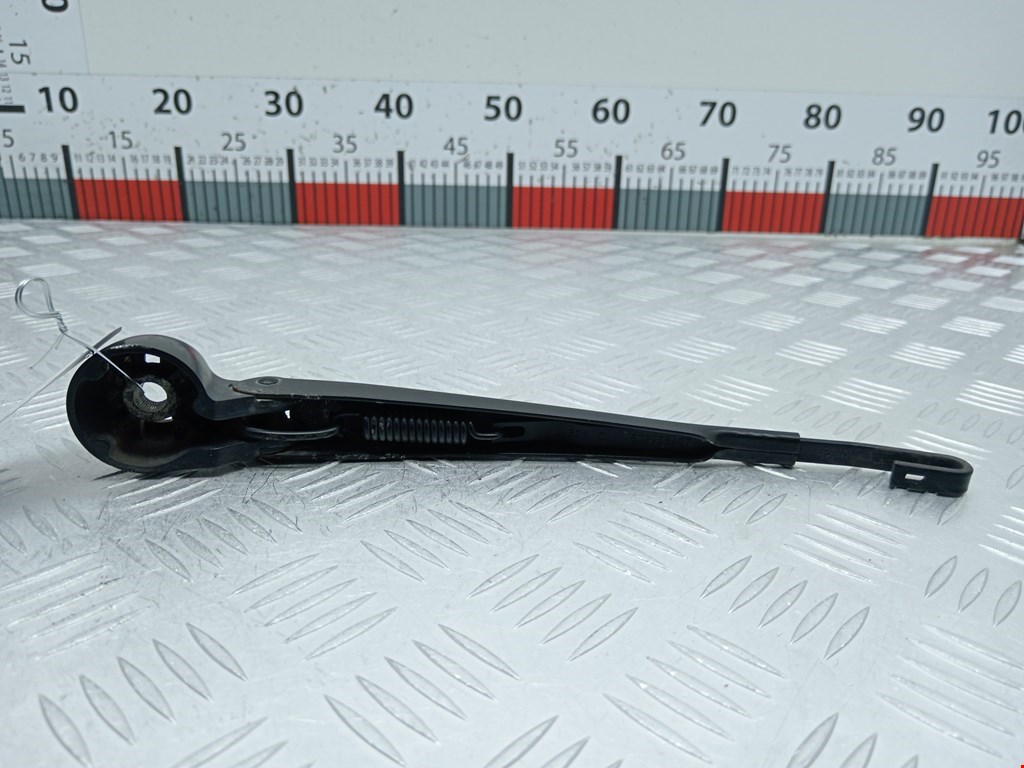 Поводок дворника задний (заднего) AUDI A4 B5 1995-2001