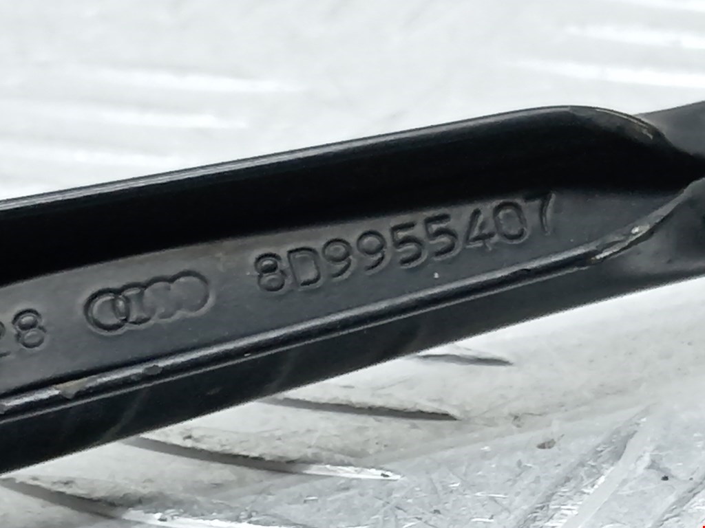 Поводок дворника задний (заднего) AUDI A4 B5 1995-2001