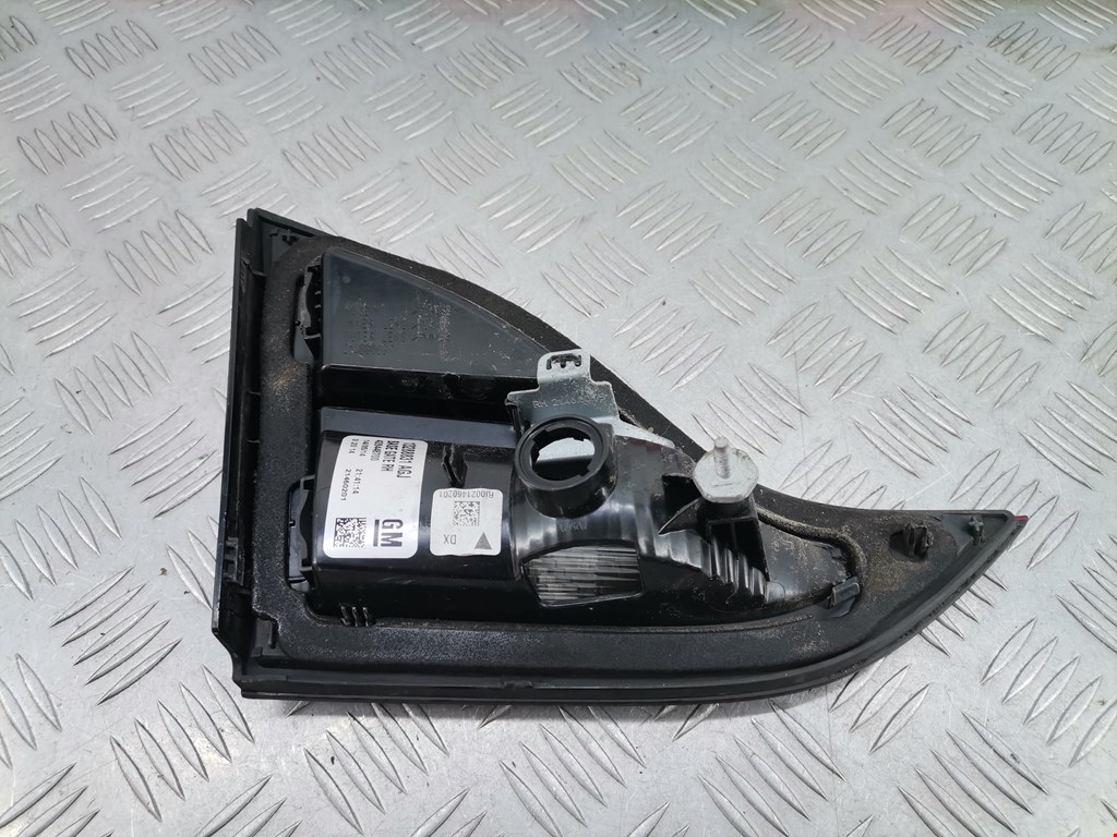 Фонарь задний внутренний правый OPEL Zafira C 2012-2019