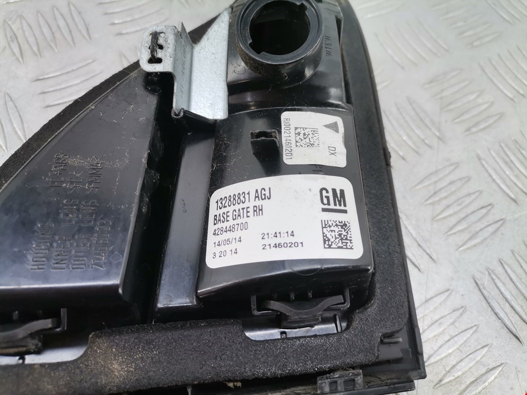 Фонарь задний внутренний правый OPEL Zafira C 2012-2019