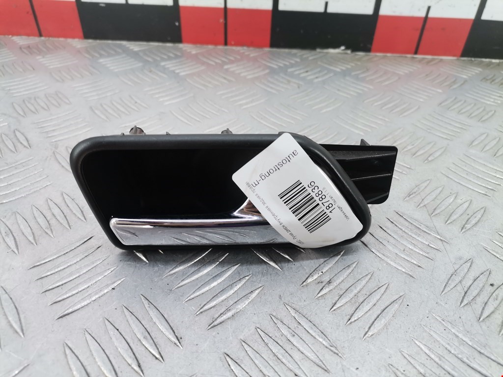 Ручка дверная задняя внутренняя правая VOLKSWAGEN Touran 2003-2010