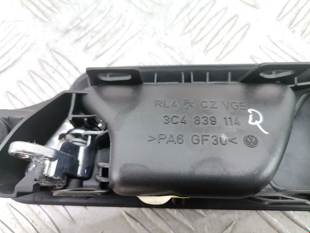 Ручка дверная задняя внутренняя правая VOLKSWAGEN Passat B6 2005-2011