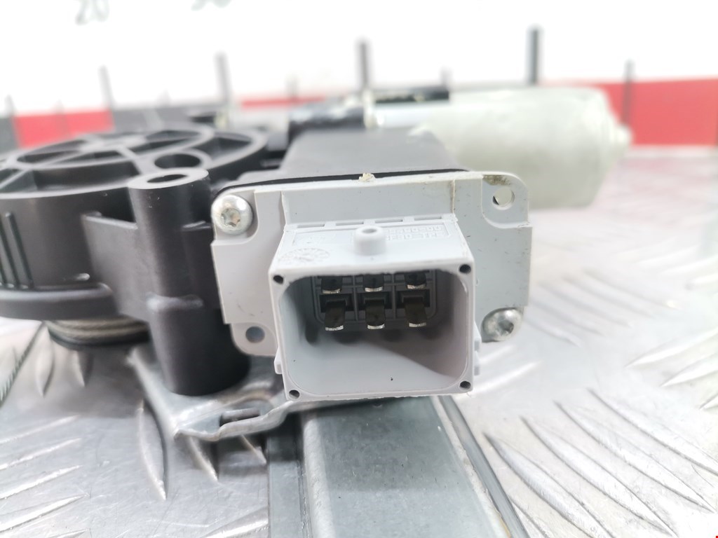 Стеклоподъемник задний правый FIAT Doblo 2 2009-2014