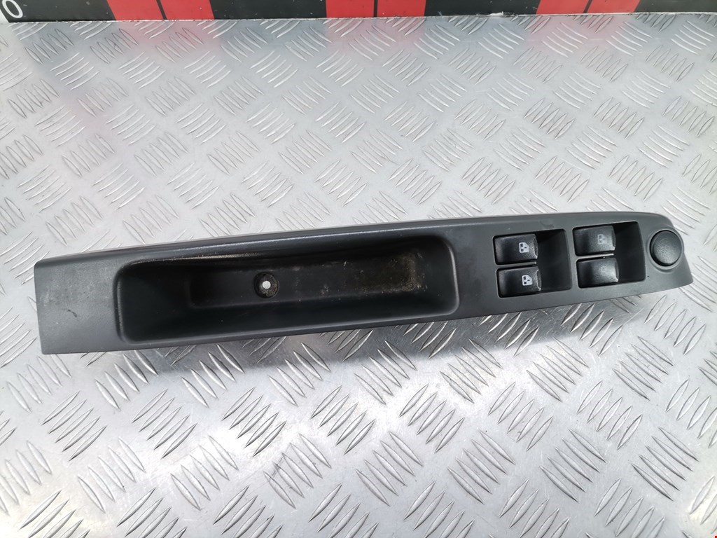 Блок управления стеклоподъемниками Chevrolet Spark (M300) (2009-2016)