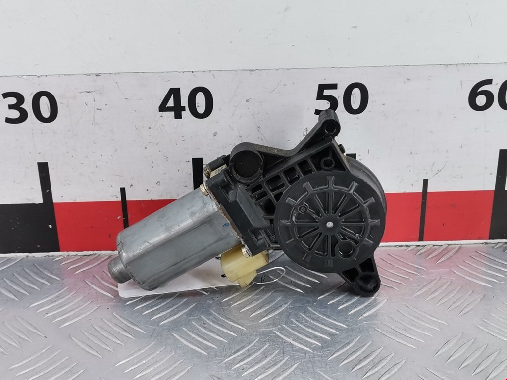 Моторчик стеклоподъемника Chevrolet TrailBlazer 1 (2001-2009)