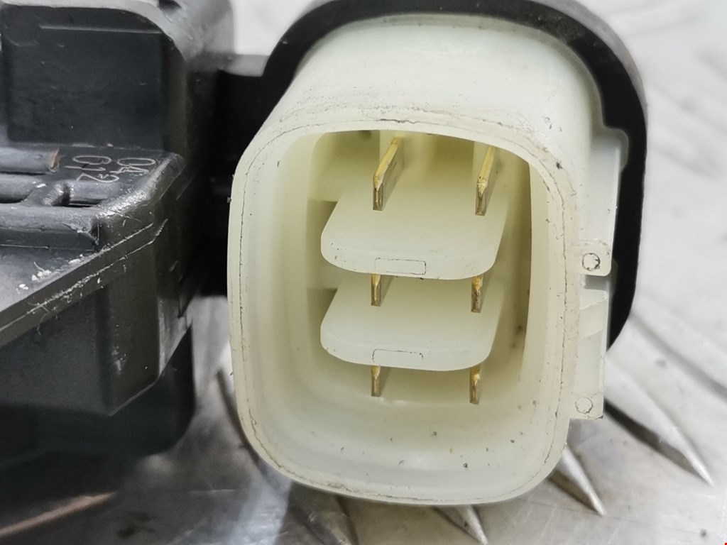 Моторчик (двигатель) стеклоподъемника MITSUBISHI Grandis 2003-2011