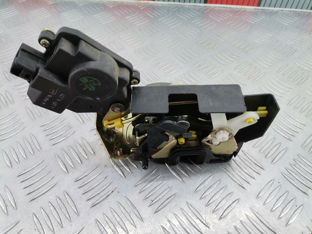 Замок двери задней правой HYUNDAI Terracan 2001-2006