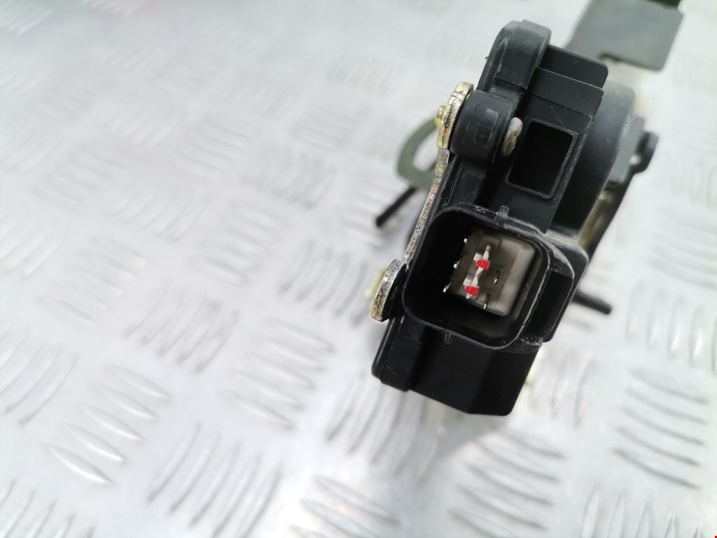 Замок двери задней правой HYUNDAI Terracan 2001-2006