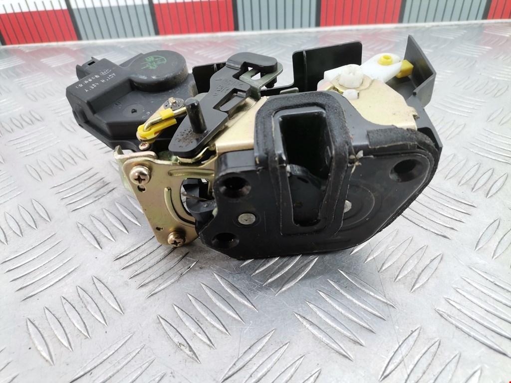 Замок двери задней правой HYUNDAI Terracan 2001-2006