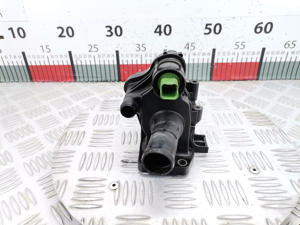 Корпус термостата FORD Focus II 2005-2011