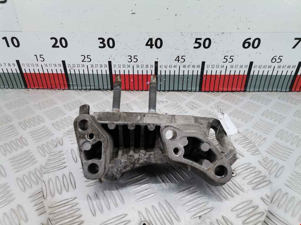 Кронштейн (крепление лапа) двигателя Ford Focus 2 (2004-2011)
