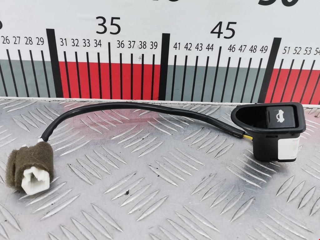 Кнопка открытия багажника Hyundai Coupe 2 (2002-2009)