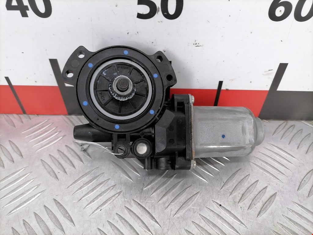 Моторчик (двигатель) стеклоподъемника HYUNDAI Santa Fe CM 2005-2012