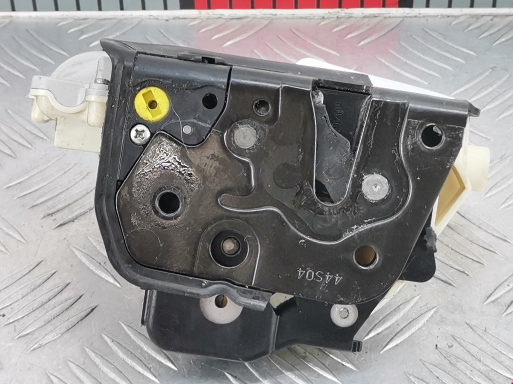 Замок двери задней левой AUDI A4 B7 2004-2007