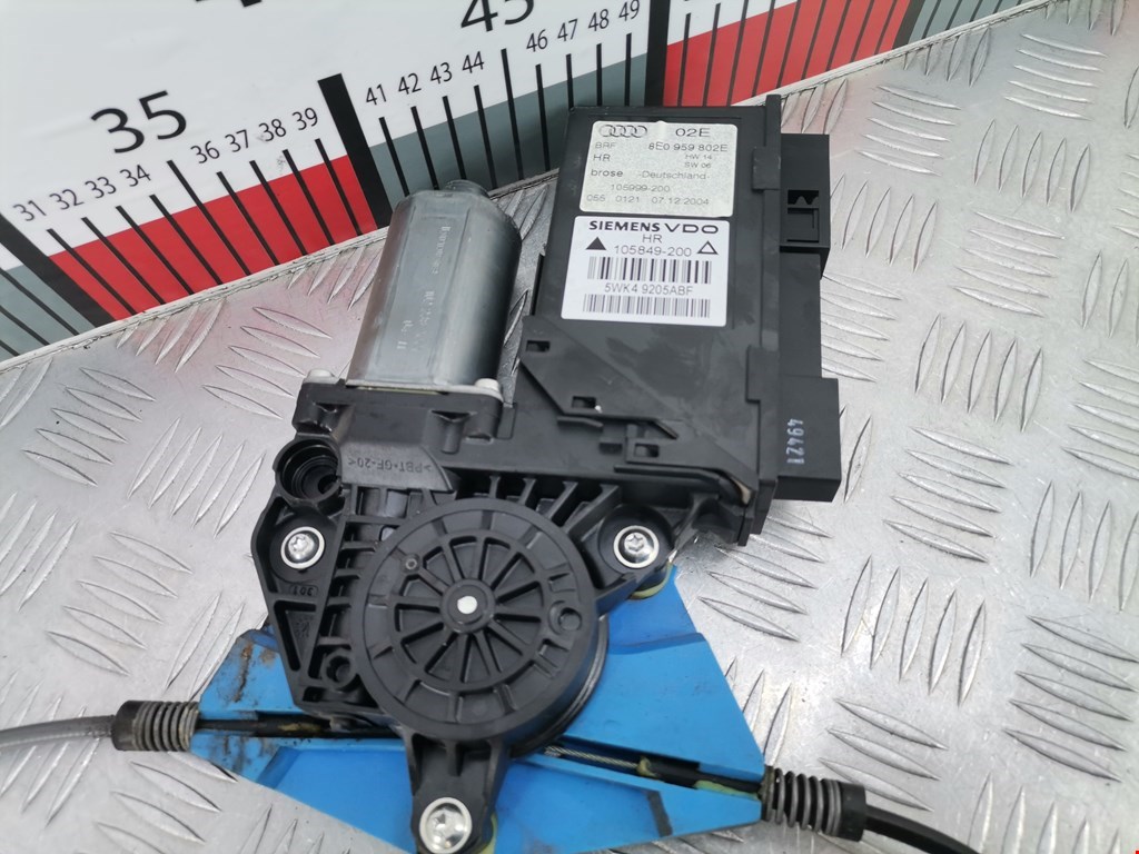 Стеклоподъемник задний правый AUDI A4 B7 2004-2007