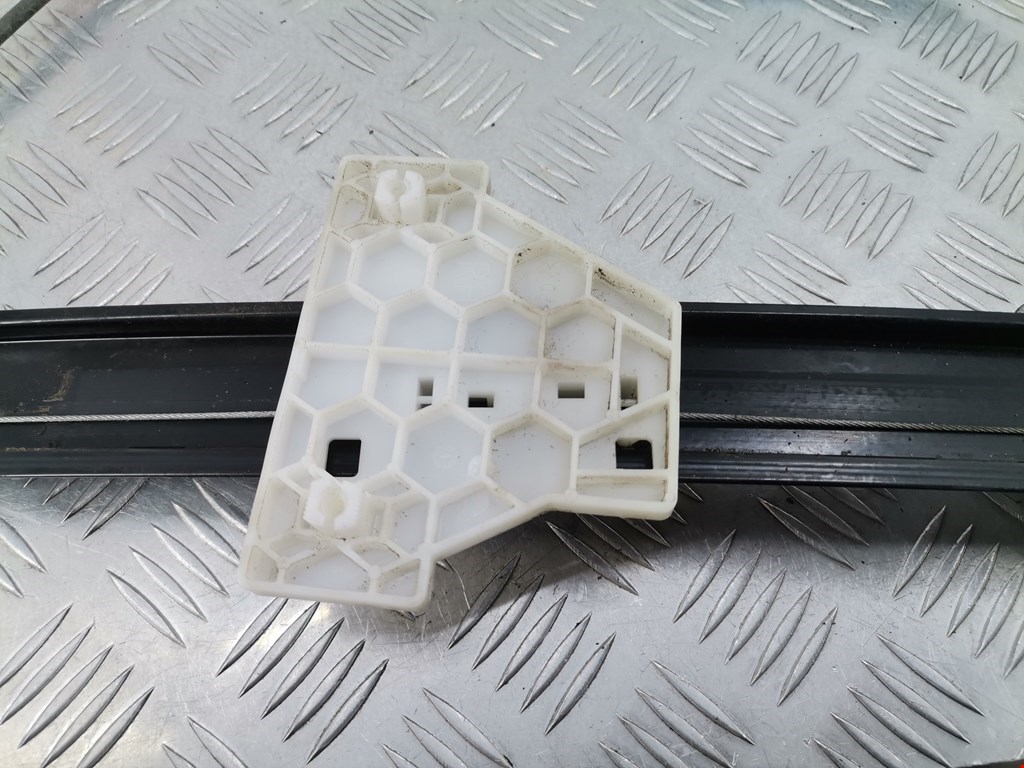 Стеклоподъемник задний правый AUDI A4 B7 2004-2007