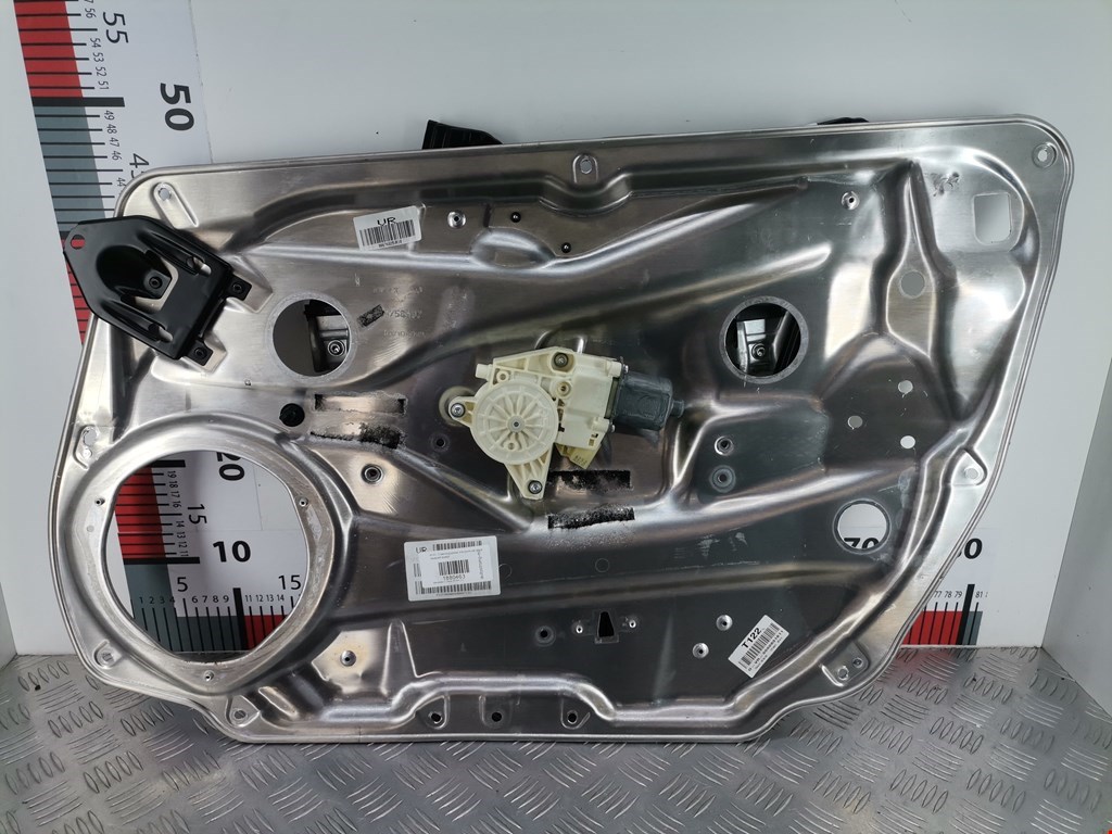 Стеклоподъемник передний правый MERCEDES-BENZ C-Class C-klasse W204 2007-2015