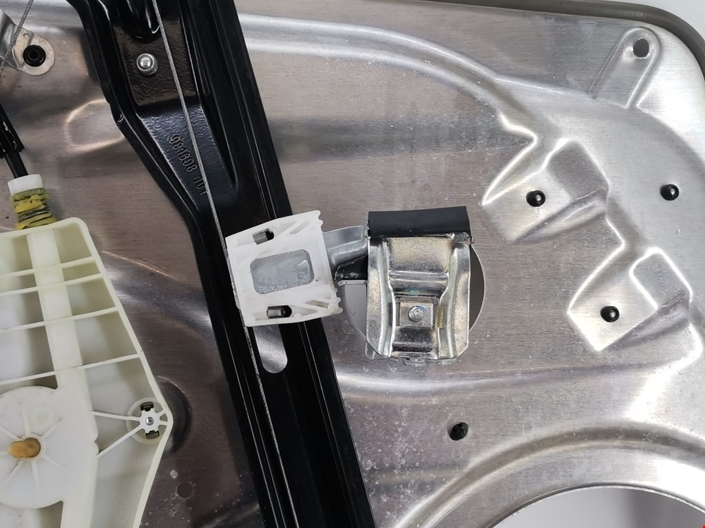 Стеклоподъемник передний правый MERCEDES-BENZ C-Class C-klasse W204 2007-2015