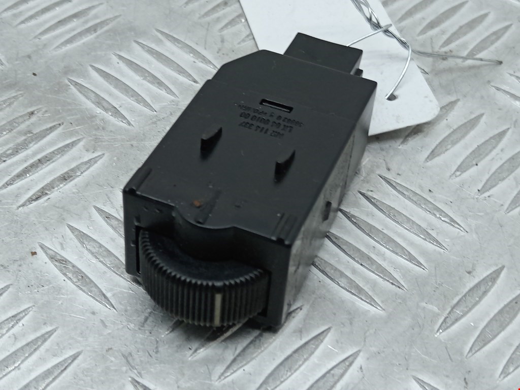 Кнопка корректора фар Mitsubishi Carisma (1995-2004)