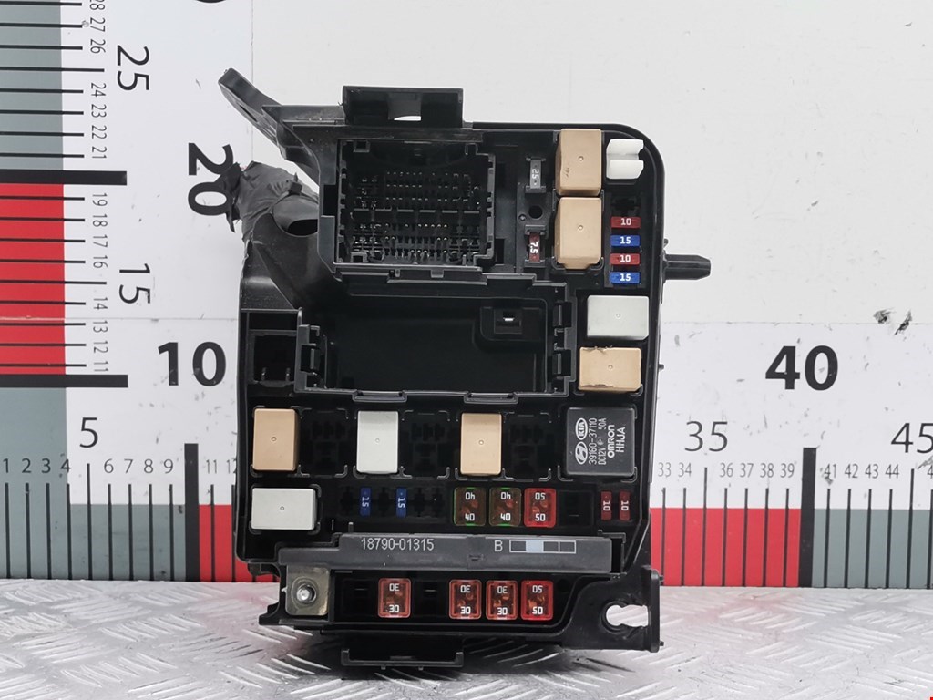 Датчик уровня в бачок омывателя HYUNDAI i40 2011-2019