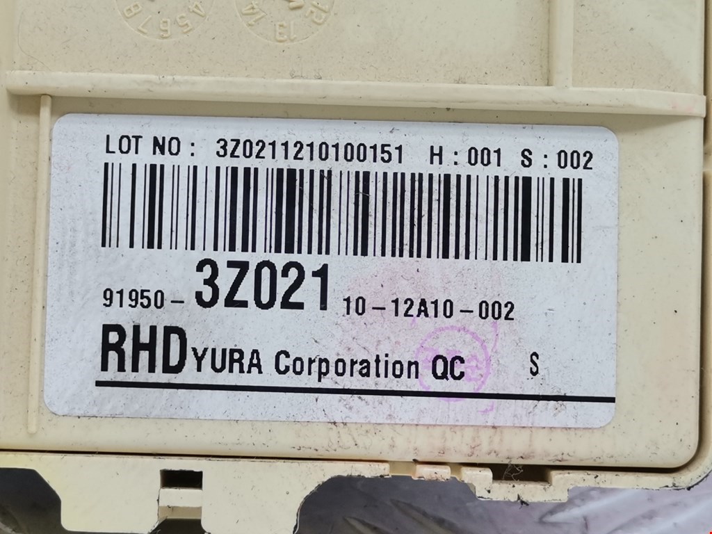 Датчик уровня в бачок омывателя HYUNDAI i40 2011-2019