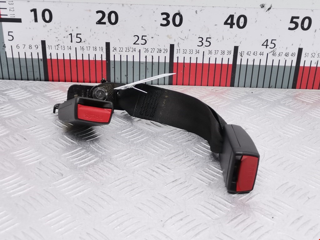 Замок ремня безопасности (преднатяжитель ремня безопасности) Hyundai i40 (VF) (2011-2019)